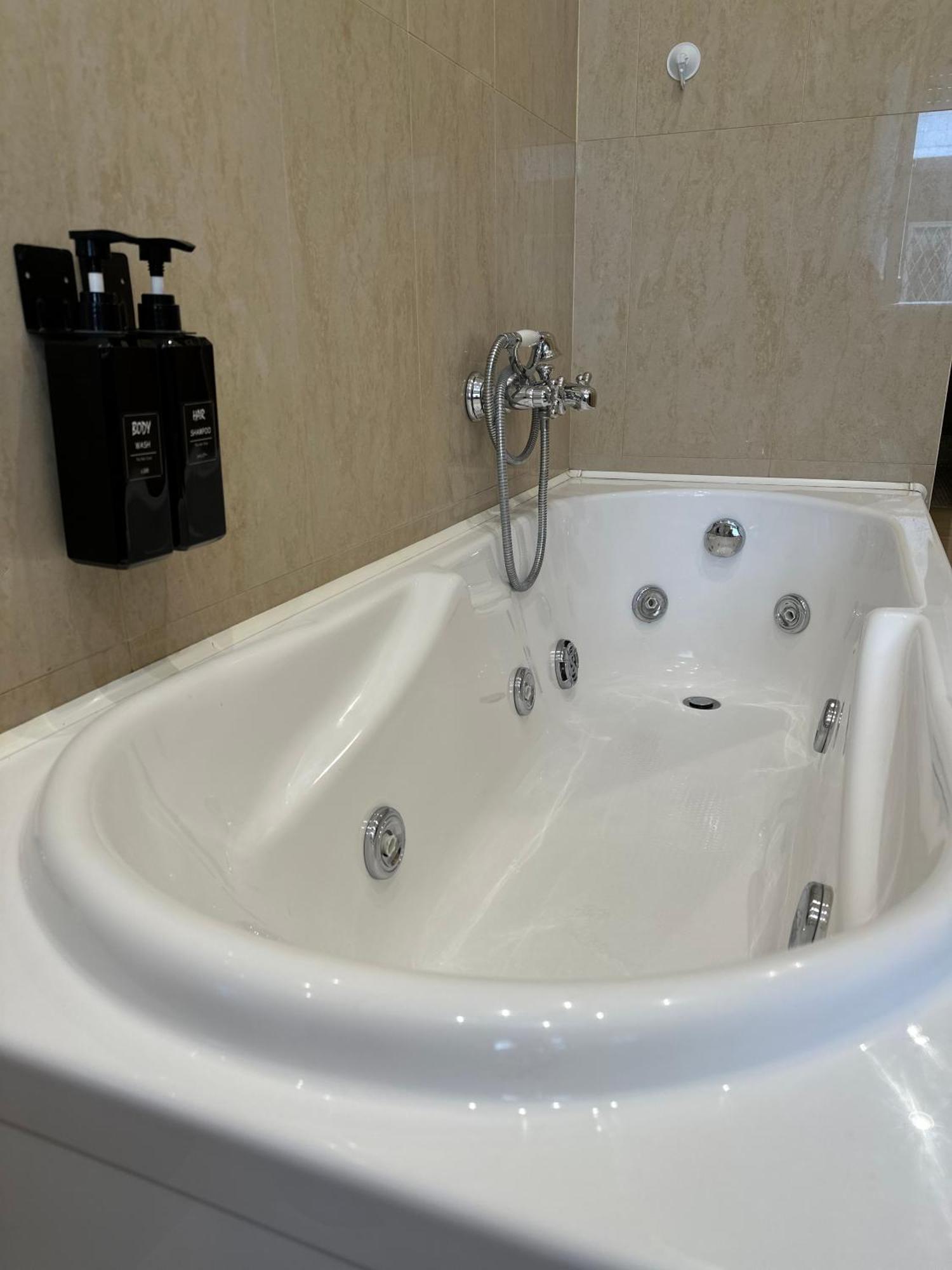 רומא Luxurious Flat Close To The Vatican/Metro מראה חיצוני תמונה